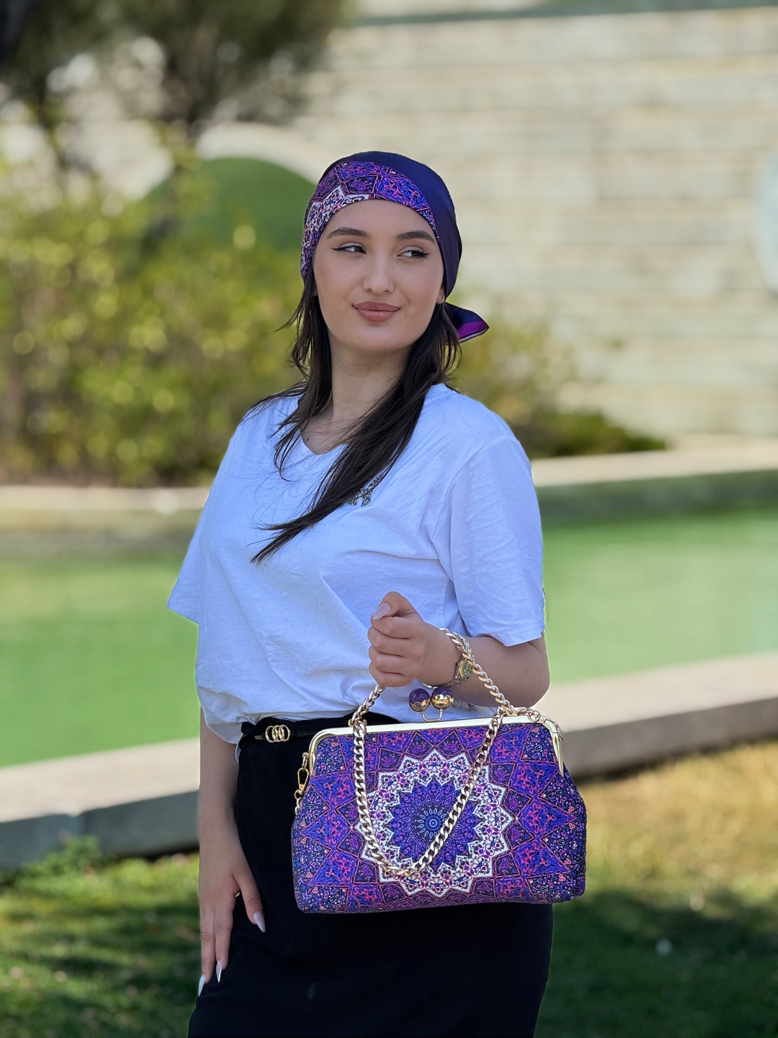 Böyük ölçülü velyur Çanta və Kəlağayı dəstləri.