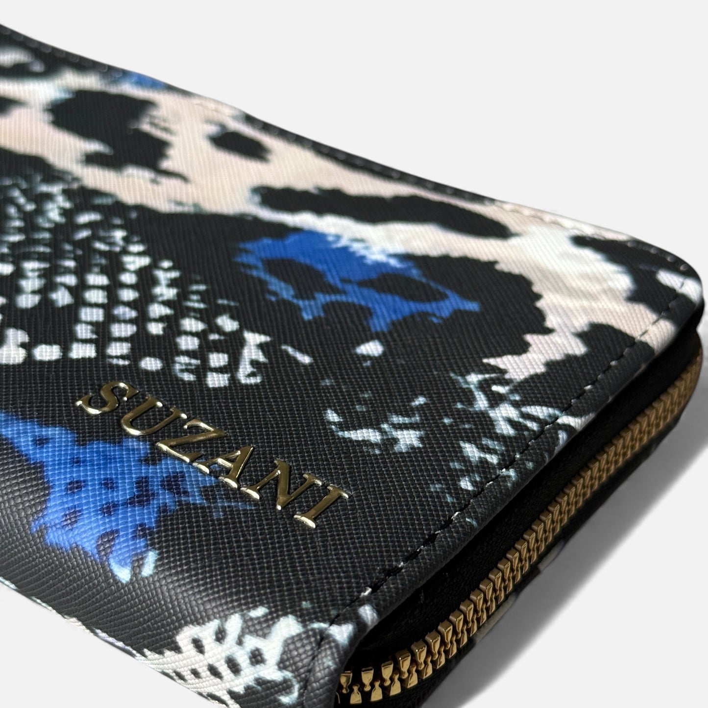 Textured Snakeskin Print Wallet